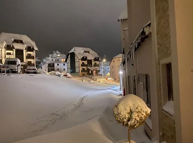 D&v Milmari S10 Апартаменты *